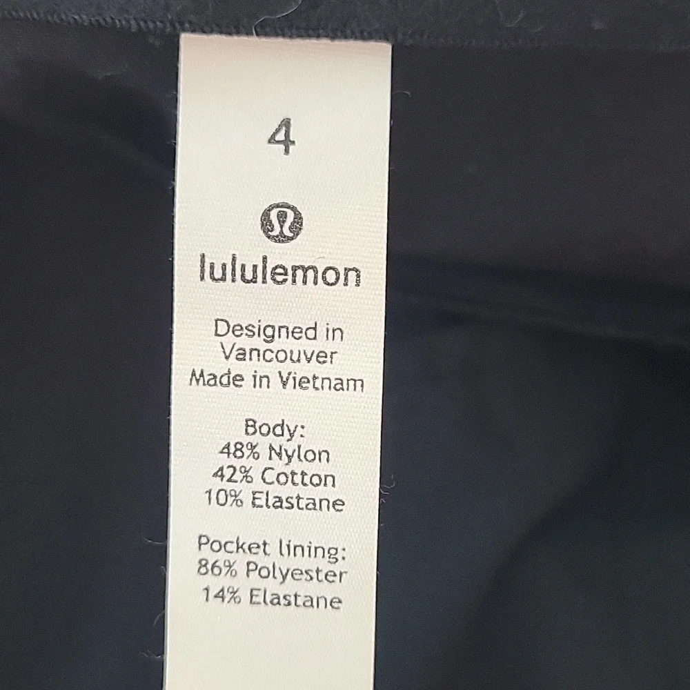 Lululemon In Power Mid Rise Crop pants